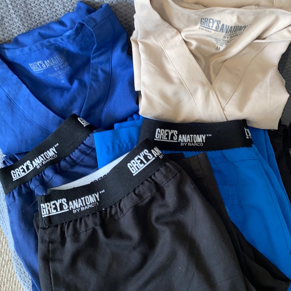 Lot of Greys Anatomy scrubs.